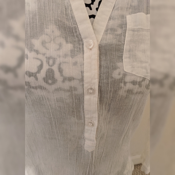 5/$25 The Limited white sheer collared shirt - Picture 4 of 4
